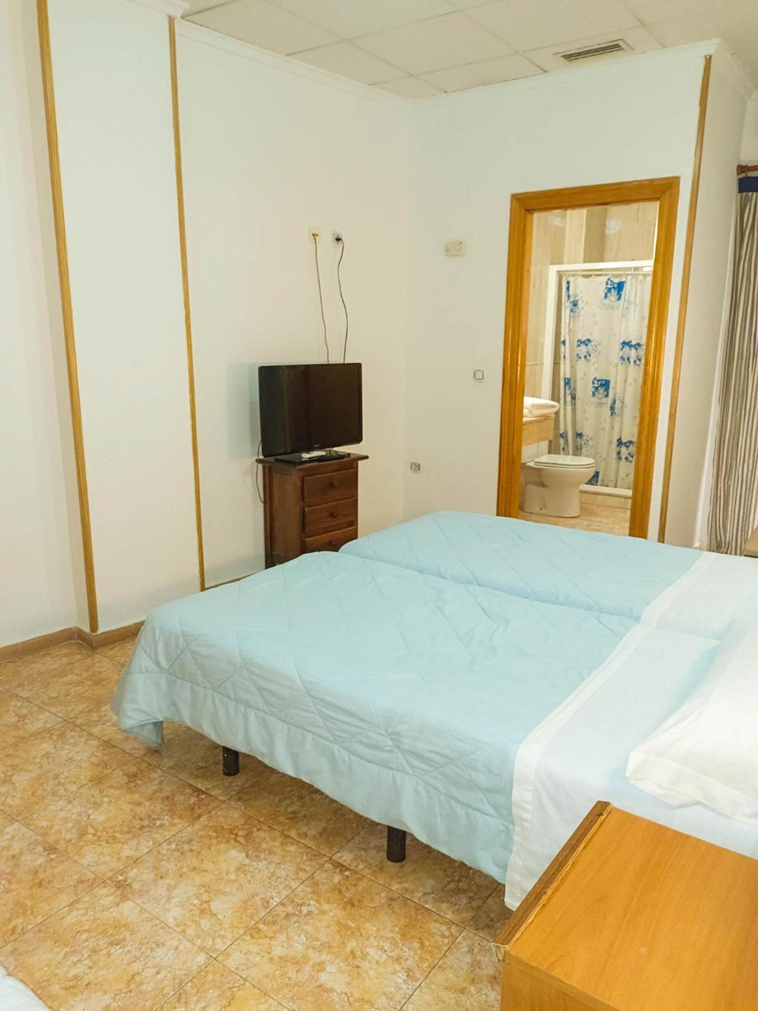 Hostal Gran Via Levante Torrevieja Exterior photo
