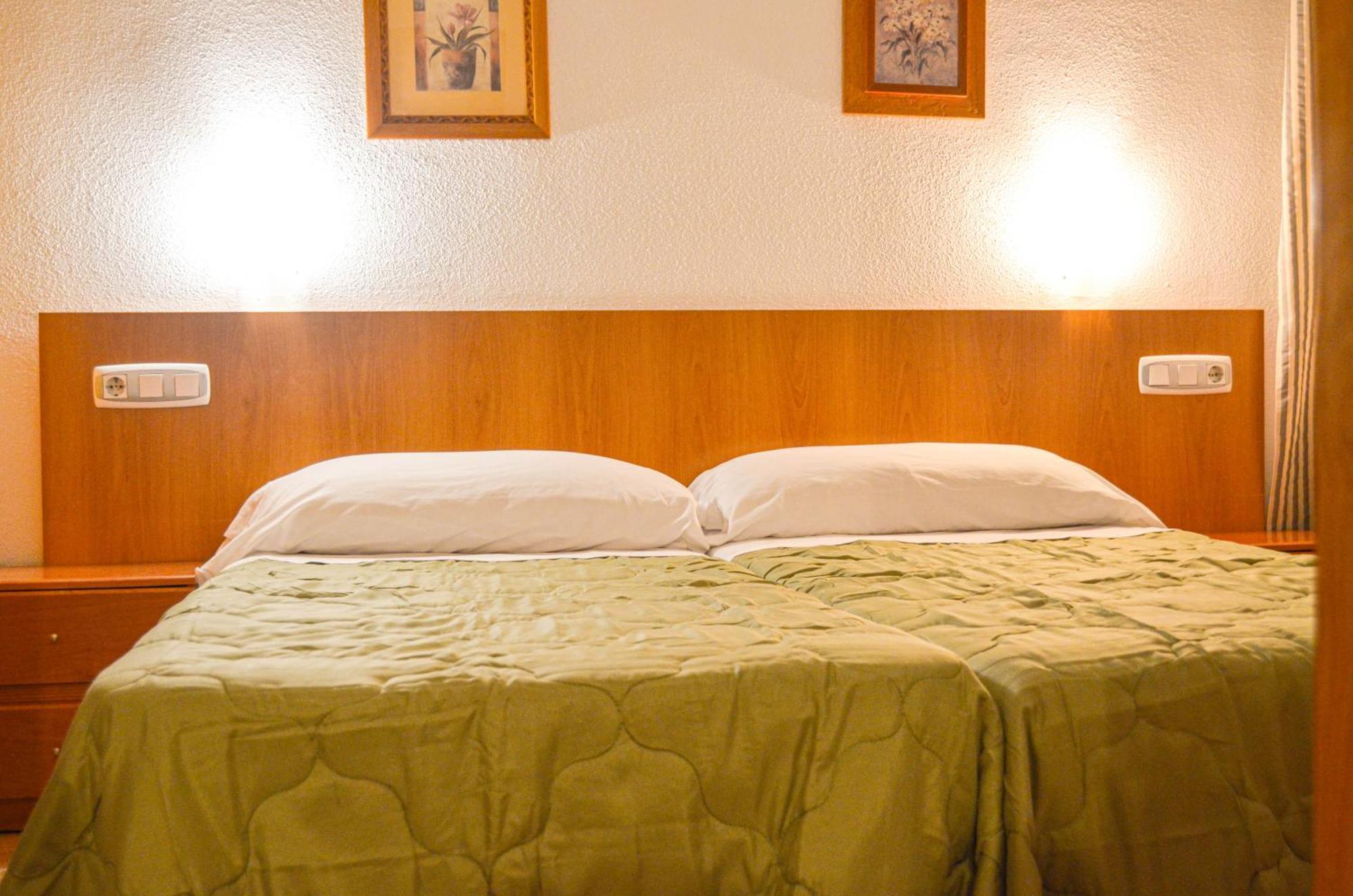 Hostal Gran Via Levante Torrevieja Exterior photo